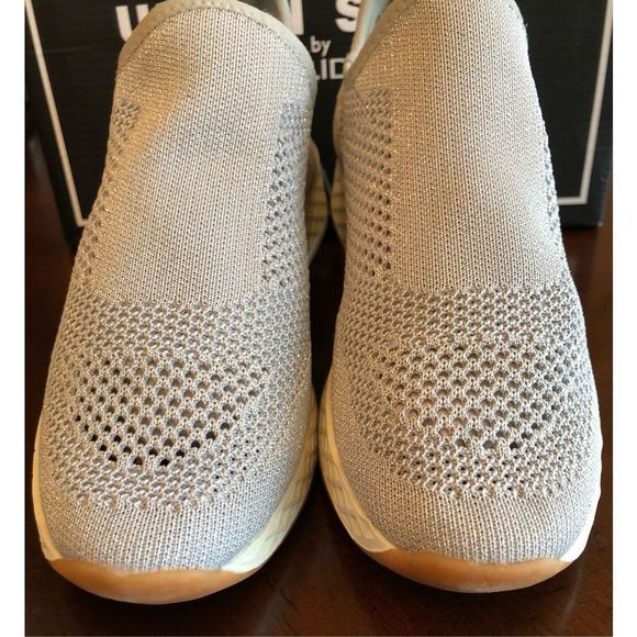 J/SLIDES URBEN SPORT - L Sz 6 - Silver Metallic Knit “Tiger M” Sneakers. NWTIB! - Picture 1 of 16